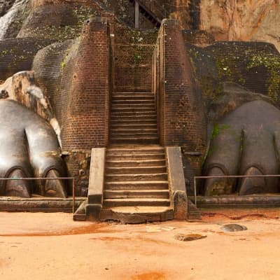 Ancienne forteresse royale de Sigiriya (ou le rocher du lion)