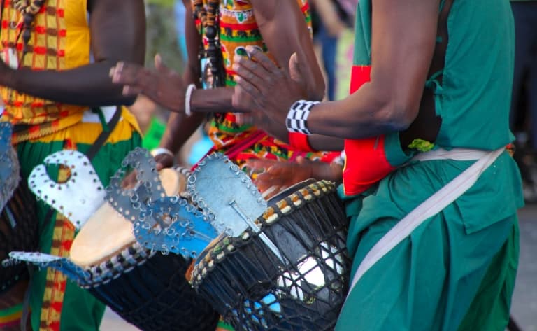 Dîner et spectacle de danse et de musique traditionnelle
