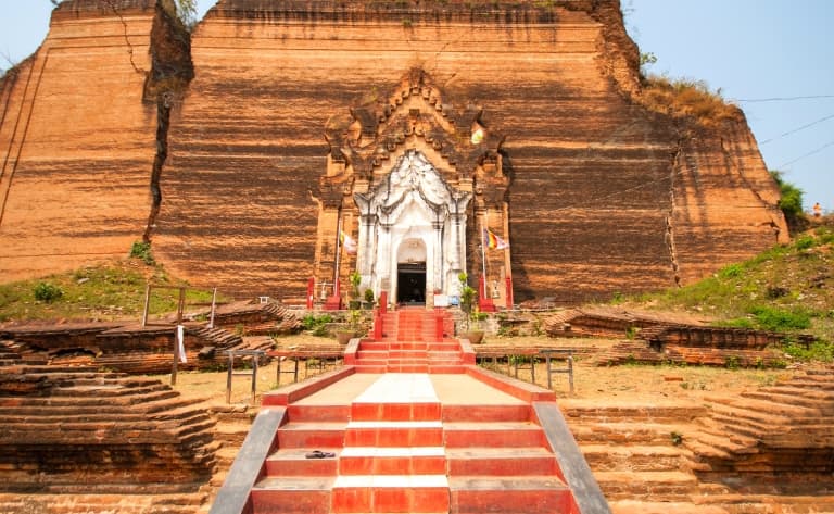 Les Trésors de Mingun et Ava