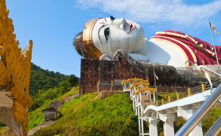 Pagodes, monastères et Stupas et Moulmein