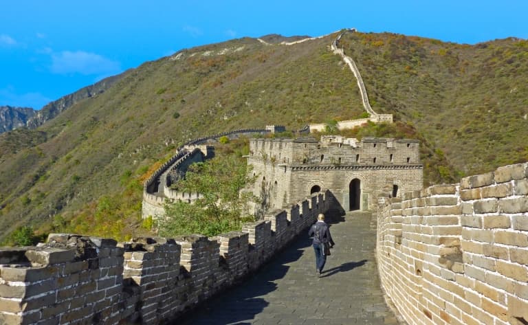 Excursion sur la Grande Muraille & les Tombeaux Ming, Fabrique de cloisonnés et la voie sacrée