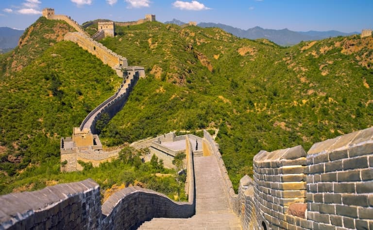 Excursion sur la Grande Muraille & les Tombeaux Ming, Fabrique de cloisonnés et la voie sacrée