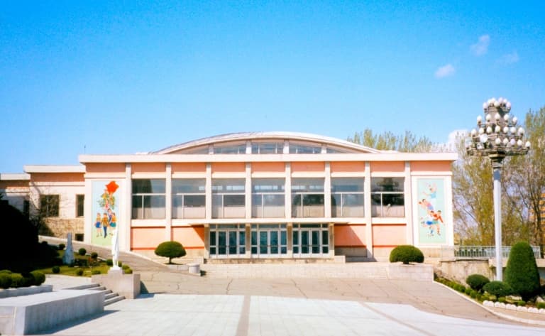 Visite du palais des écoliers de Mongyongdae