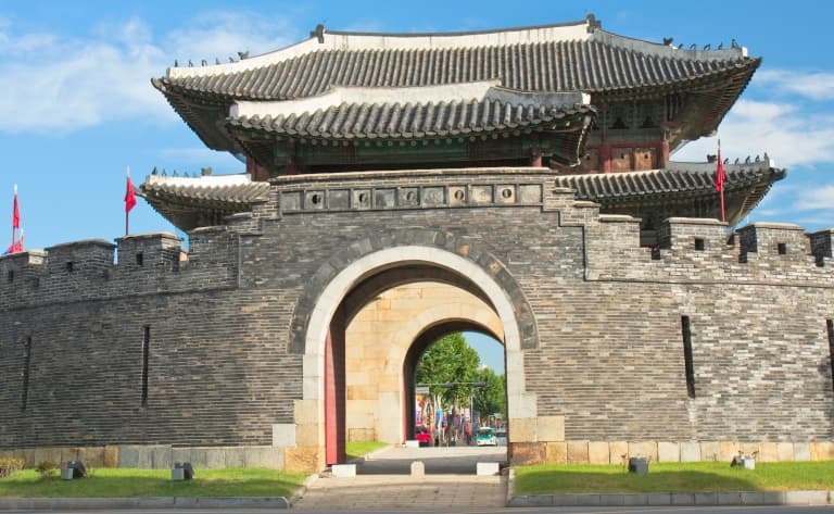 Forteresse de Suwon et parc national Songnisan
