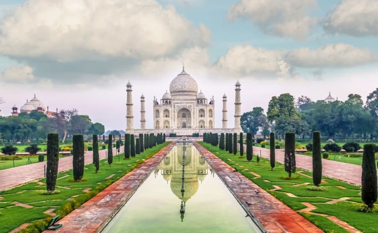 Vers Agra en train