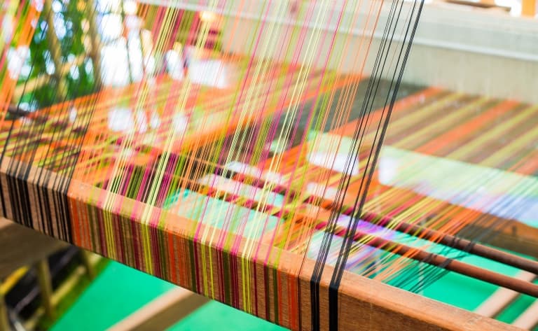 Visite d'une fabrique de tapis en soie