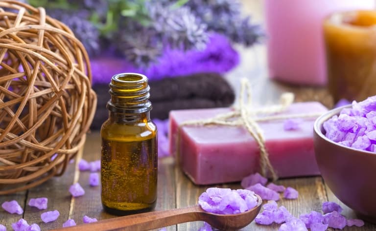 Massage aux huiles essentielles