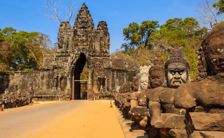 Les bas-reliefs d’Angkor et son atmosphère lacustre !